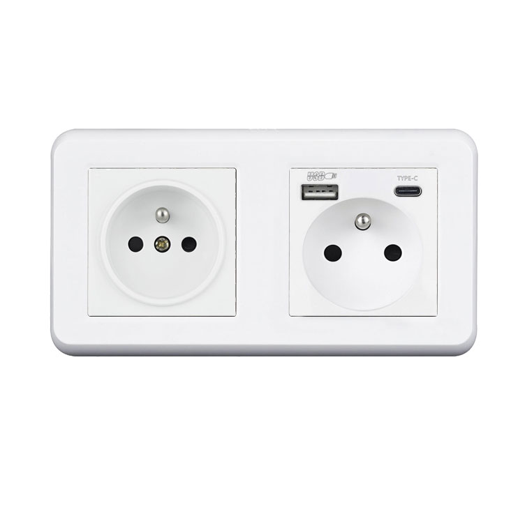 UNIC Elektrick� z�suvka 2x230V+USB+USB C 5V/2,1A (rychl� nab�jen�) plast b�l� v r�me�ku 153mm