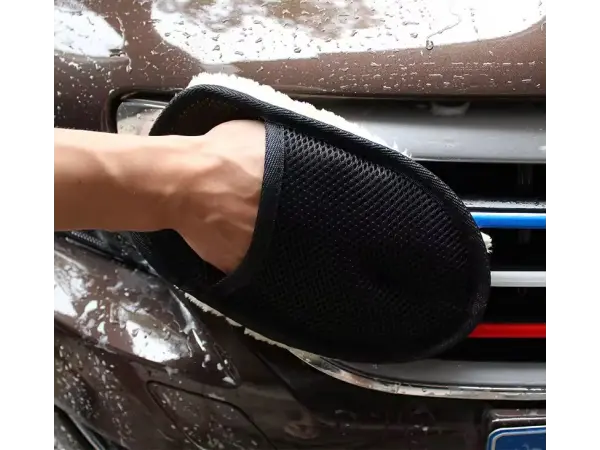 vlnena rukavice na cisteni aut, ktera neposkozuje lak 