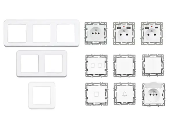 unic elektricka zasuvka 2x230v+usb+usb c 5v/2,1a plast bila v ramecku 153mm