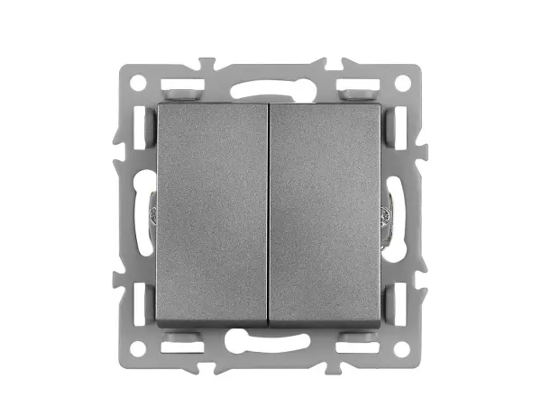 unic dvojvypinac stridavy-schodistovy c.5b 6+6 v ramecku 82mm, slitina hliniku sedy