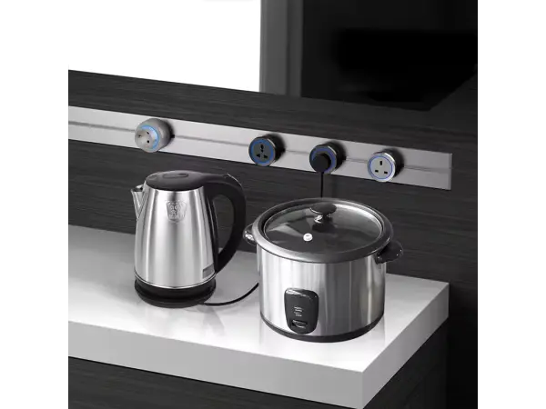 voltline povrchova zasuvkova lista 120cm cerna pro 6-12 zasuvkovych modulu